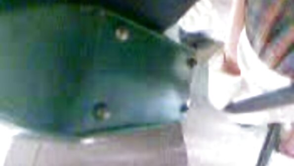 મનોરંજક એશિયન બેબ કેટલાક સખત ધક્કા ખાવા માટે તેના પગ ફેલાવી રહી સની લિયોન સેકસી બીપી વીડીયો છે